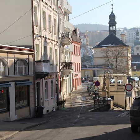 Karlovy Vary Zamecky Vrch Apartment Exterior foto
