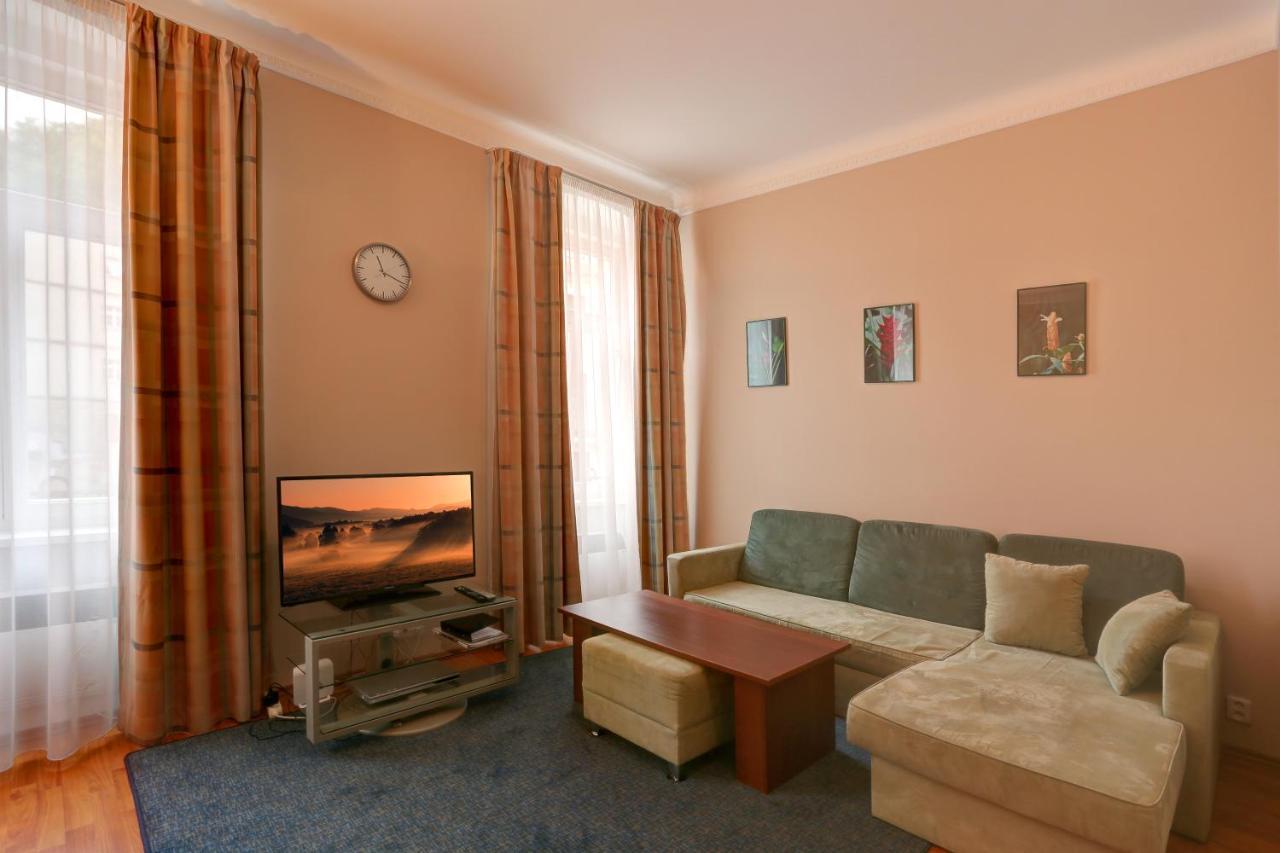 Karlovy Vary Zamecky Vrch Apartment Exterior foto